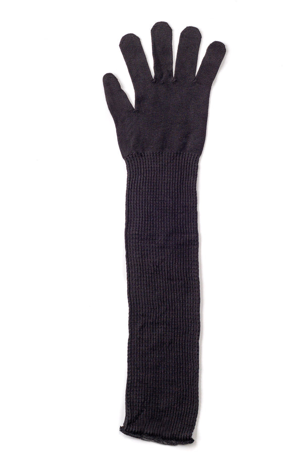 Delp Stockings Extra Long Ladies Silk Gloves. Soft Black color flat view. 